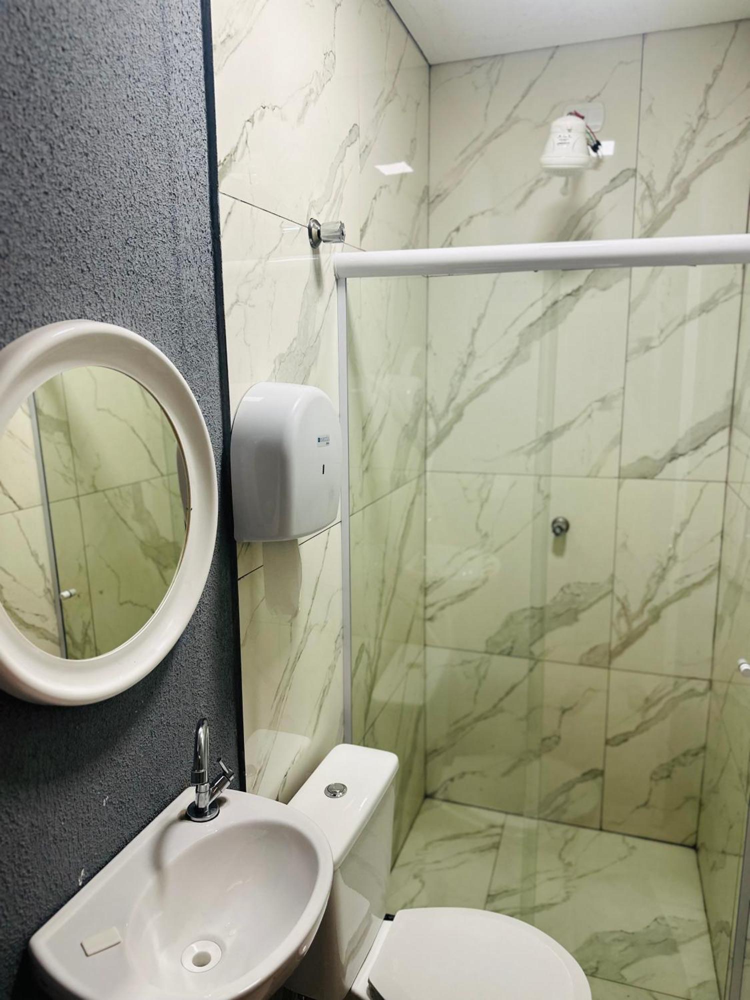 On Park Hotel E Estacionamento Traslado Гуарульос Екстериор снимка