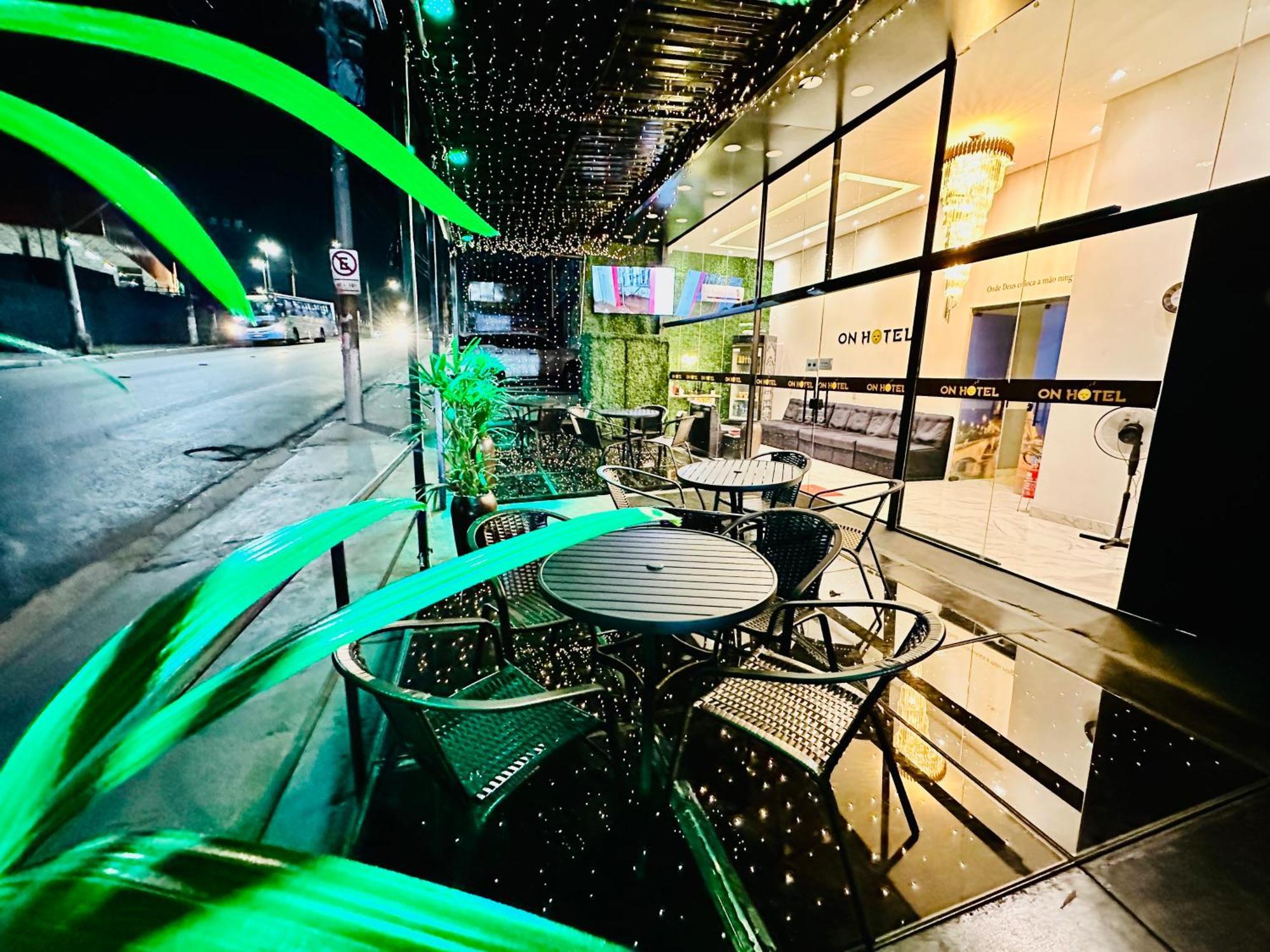 On Park Hotel E Estacionamento Traslado Гуарульос Екстериор снимка